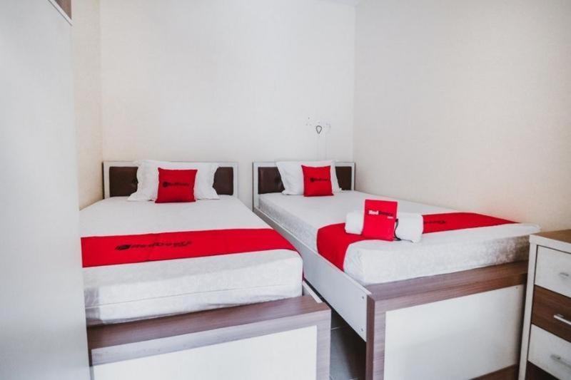Reddoorz Plus Near Semanggi Jacarta Quarto foto