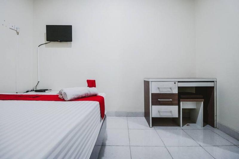 Reddoorz Plus Near Semanggi Jacarta Quarto foto